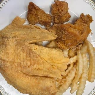 6 Pc Boneless Wings + 2pc Fish